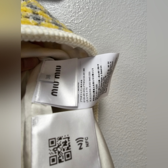 Women's Gonna - Picture 8 of 8